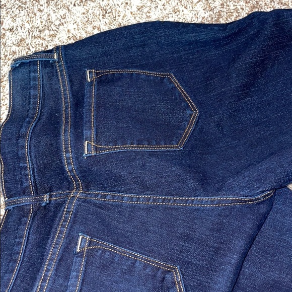 Old Navy Dark Wash Skinny Jeans - Picture 3 of 4